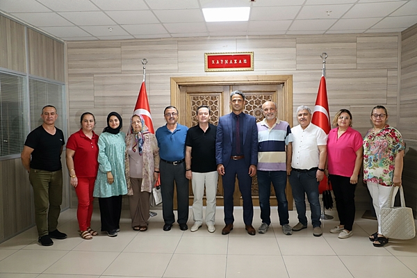 Demirci Türk Sanat Müziği korosundan Kaymakama veda ziyareti