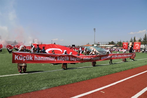 DEMİRCİ'DE 23 NİSAN ULUSAL EGEMENLİK VE ÇOCUK BAYRAMININ 105.YILI COŞKUYLA KUTLANDI